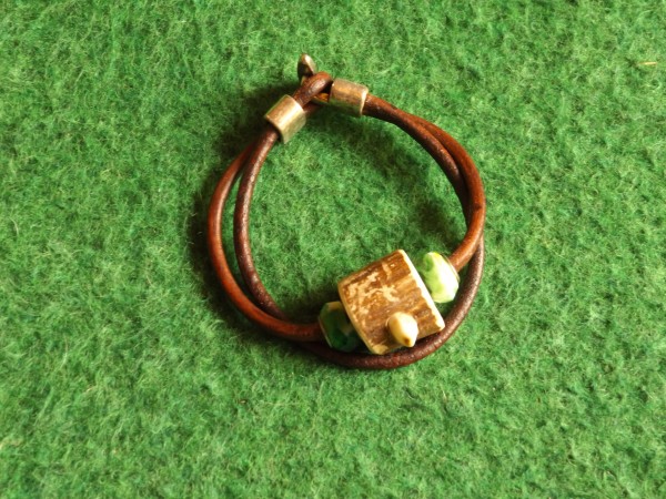 Echtlederarmband mit Hirschapplikationen